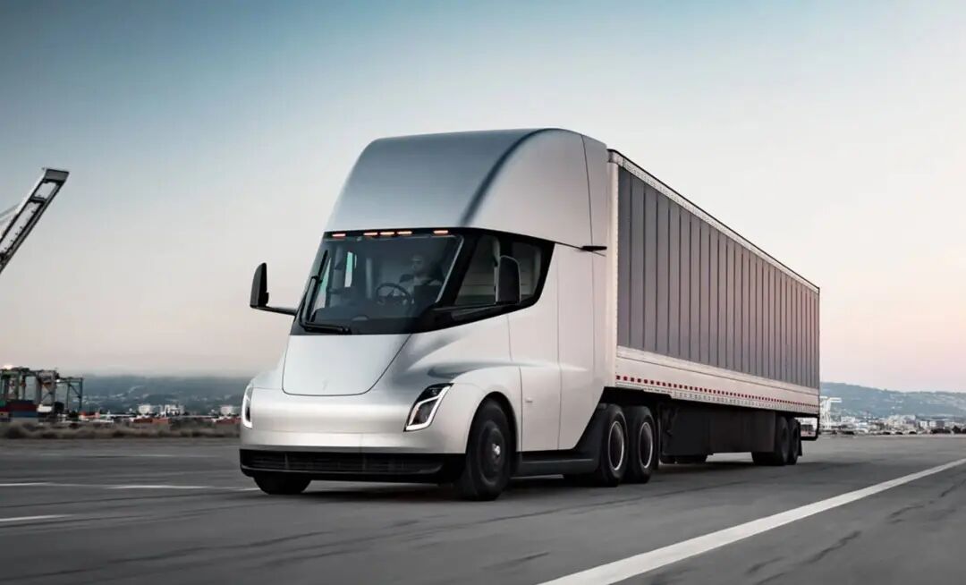 刚刚，马斯克砍掉百万豪车！Model S/X「变身」擎天柱，特斯拉彻底转型机器人公司图7