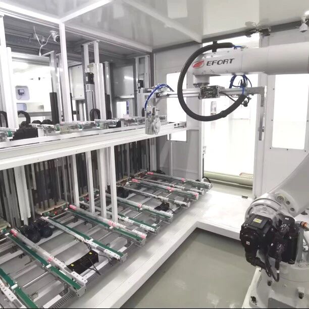 国产工业机器人龙头新动态：净亏损预扩大186%、筹划收购、调整产品价格