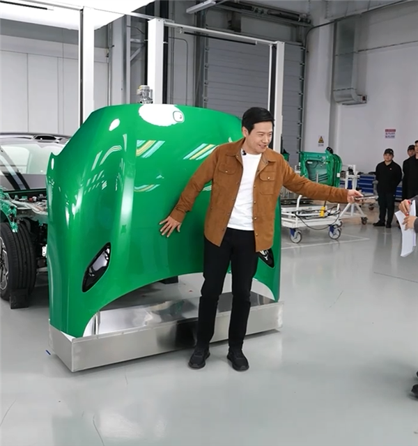 雷军官宣明晚直播：带大家参观小米汽车工厂实验室图2