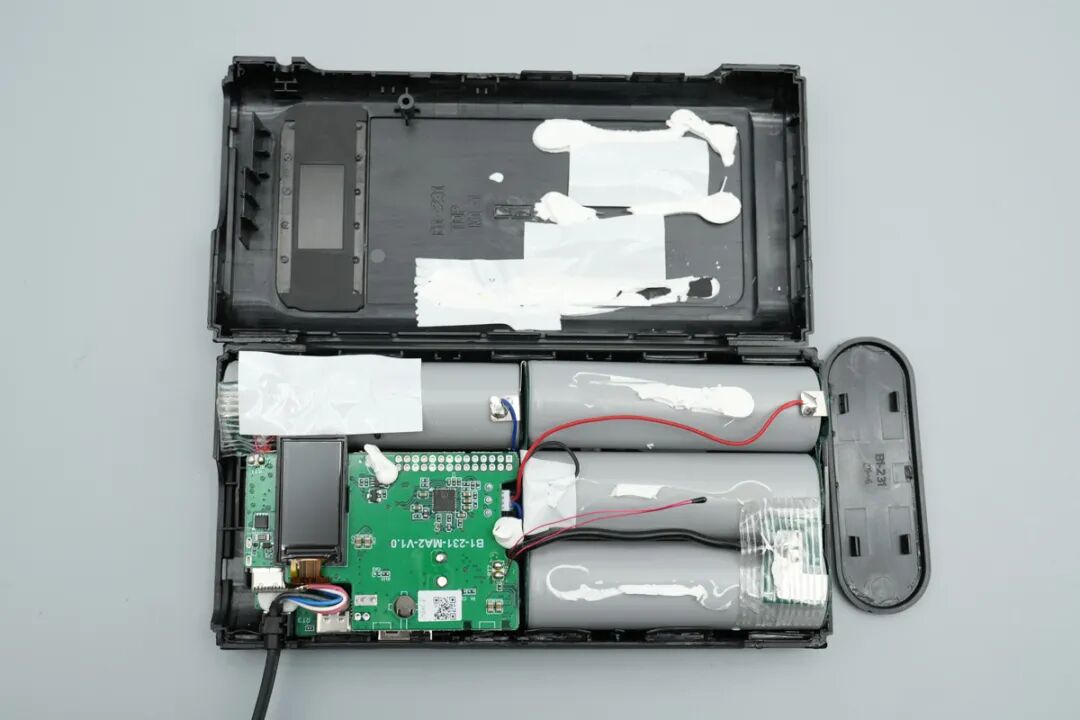 拆解报告：联想thinkplus 190W 20000mAh自带线移动电源图25