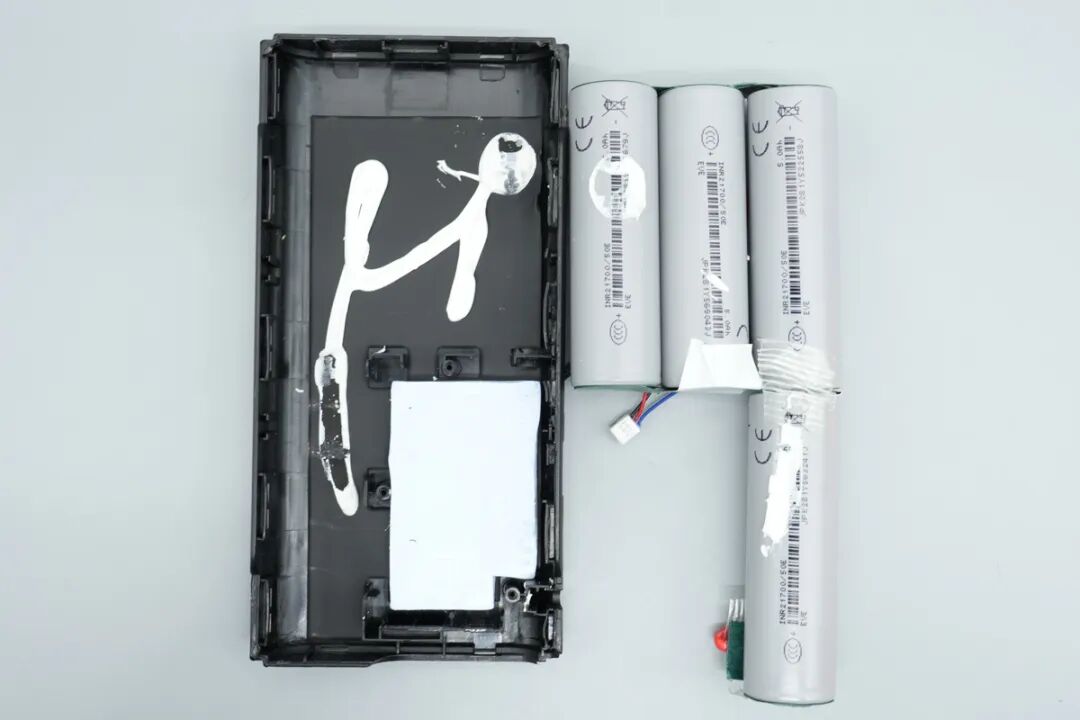 拆解报告：联想thinkplus 190W 20000mAh自带线移动电源图34