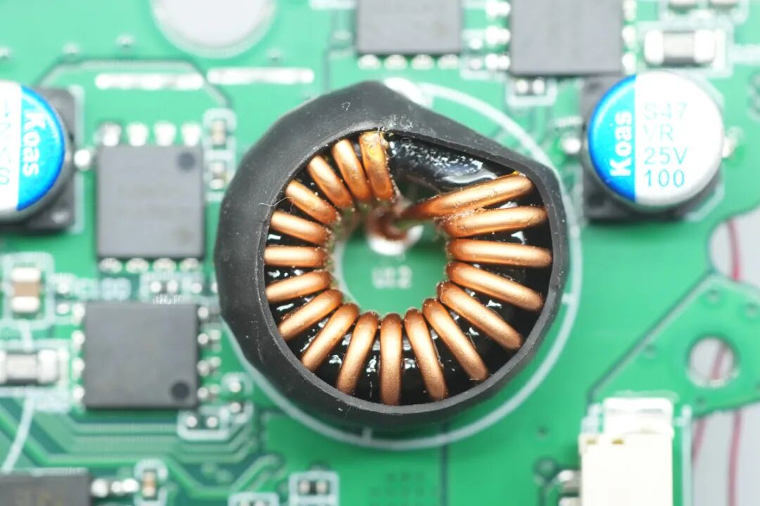 拆解报告：联想thinkplus 190W 20000mAh自带线移动电源图43