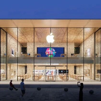 一边赚钱一边收割，苹果如何能在中国「两头通吃」？