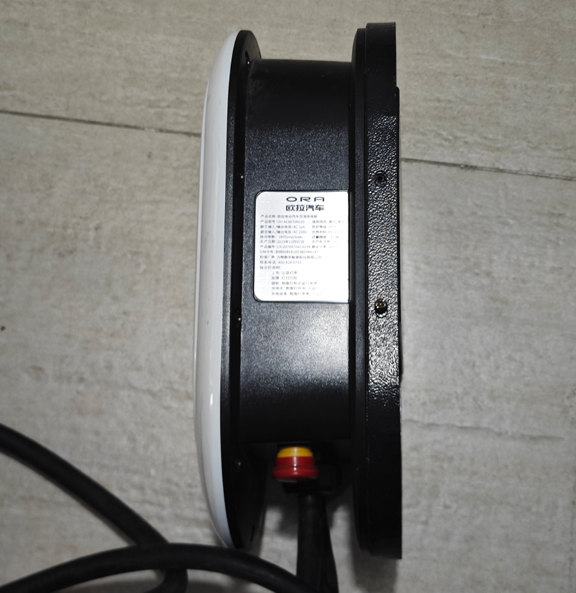 欧拉汽车7kW交流充电桩拆解，发现做工不错，尤其是接地设计值得一看！图4