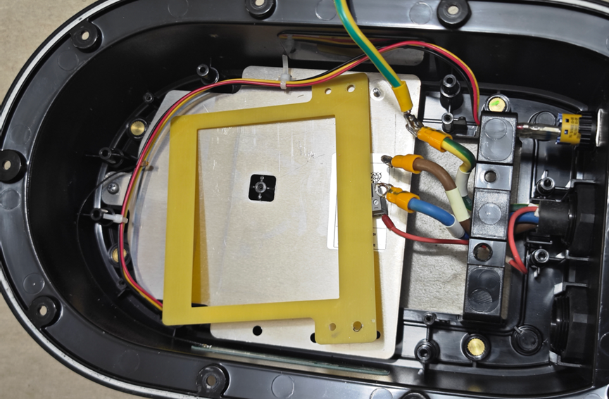 欧拉汽车7kW交流充电桩拆解，发现做工不错，尤其是接地设计值得一看！图20
