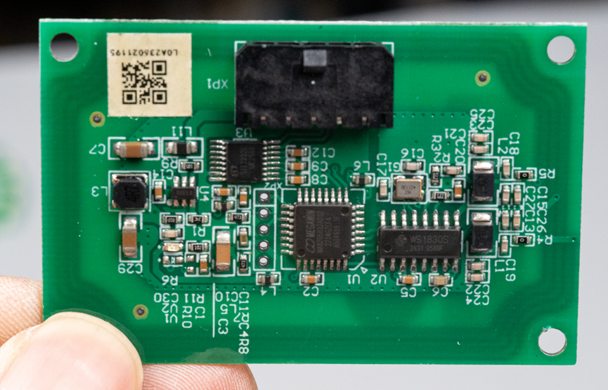 欧拉汽车7kW交流充电桩拆解，发现做工不错，尤其是接地设计值得一看！图31