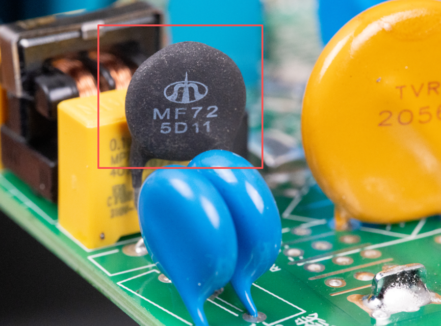 欧拉汽车7kW交流充电桩拆解，发现做工不错，尤其是接地设计值得一看！图46