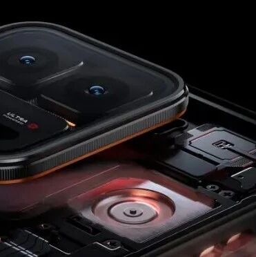 5499 iQOO 15 Ultra开箱测试丨肩键+主动散热风扇 游戏属性拉满