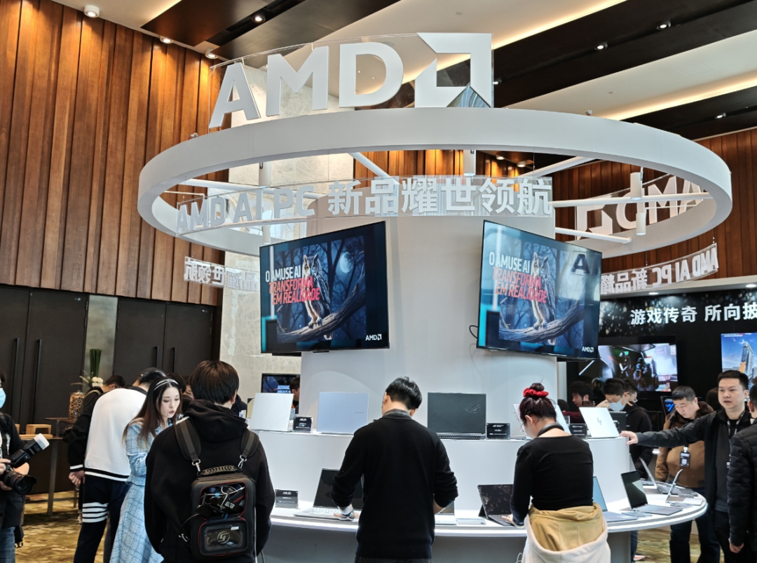 AI真成摇钱树了！AMD单季狂揽100亿美元，靠「性价比」杀出重围？图2