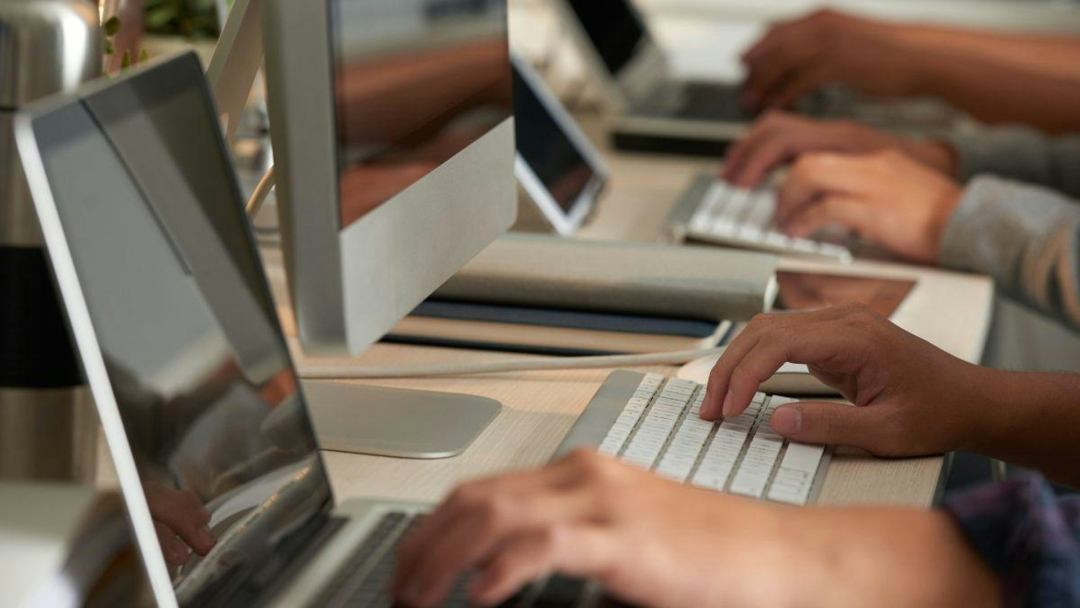 AI生成PPT火了一年，为什么你还是不敢用它做年终汇报？图1