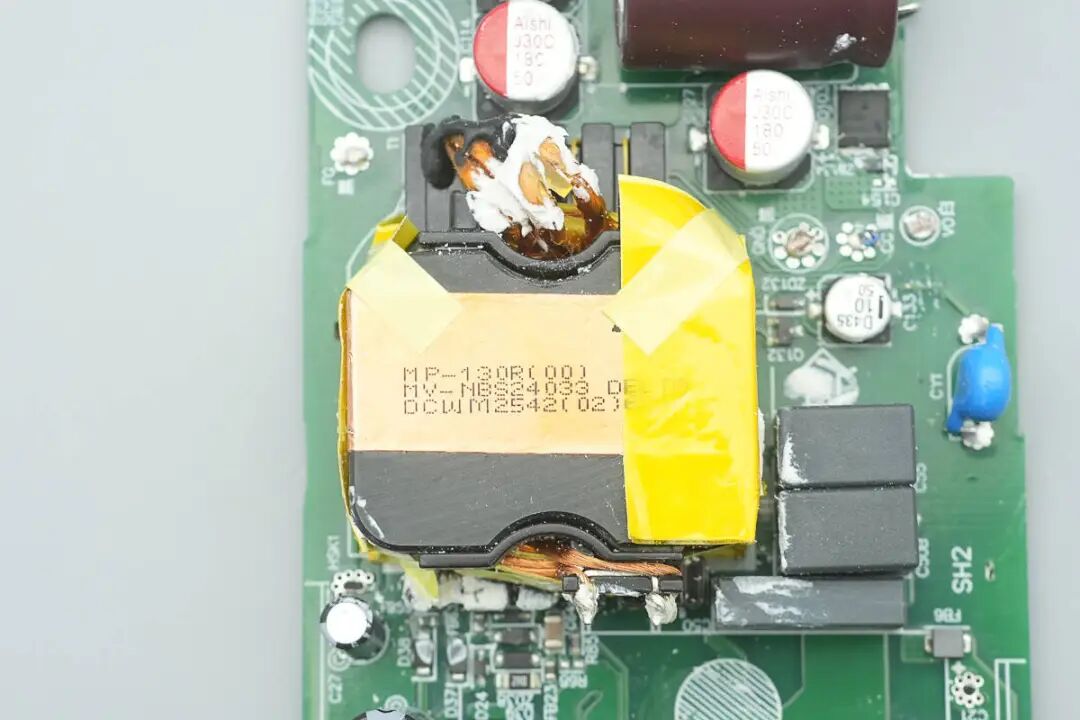 拆解报告：联想265W USB-C电源适配器图65