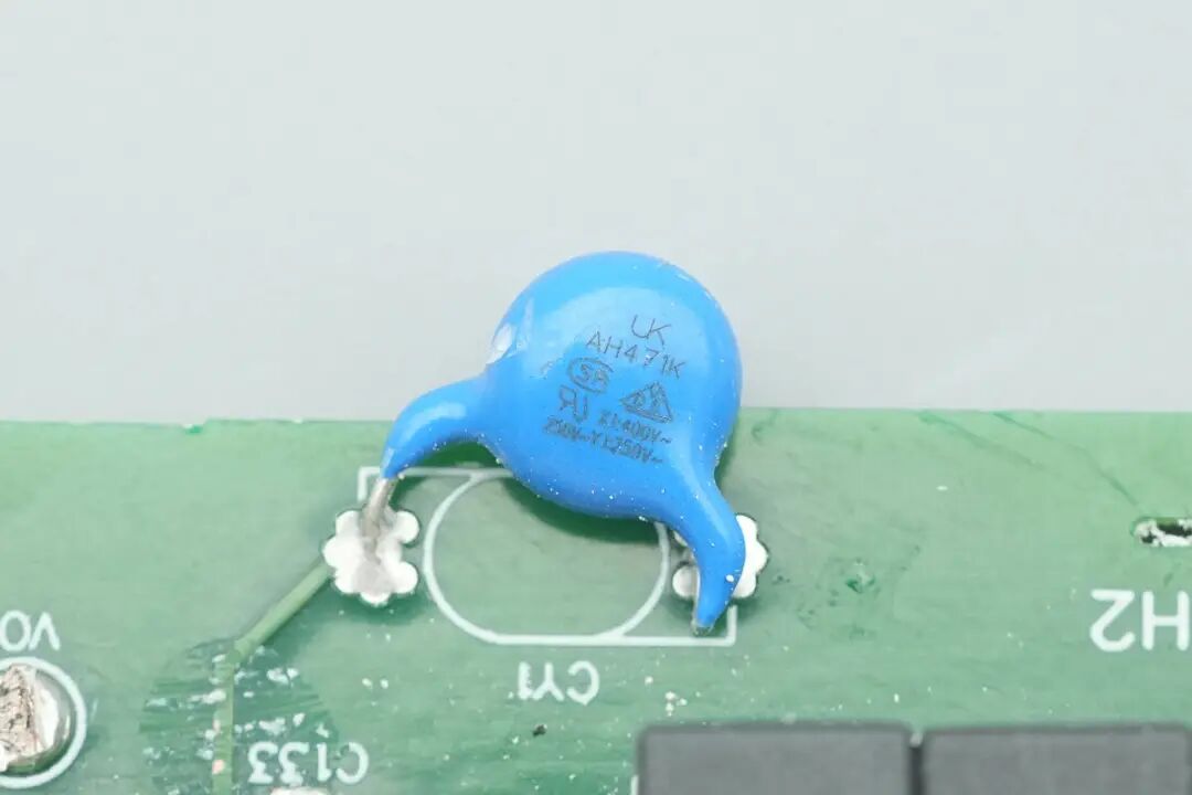 拆解报告：联想265W USB-C电源适配器图67