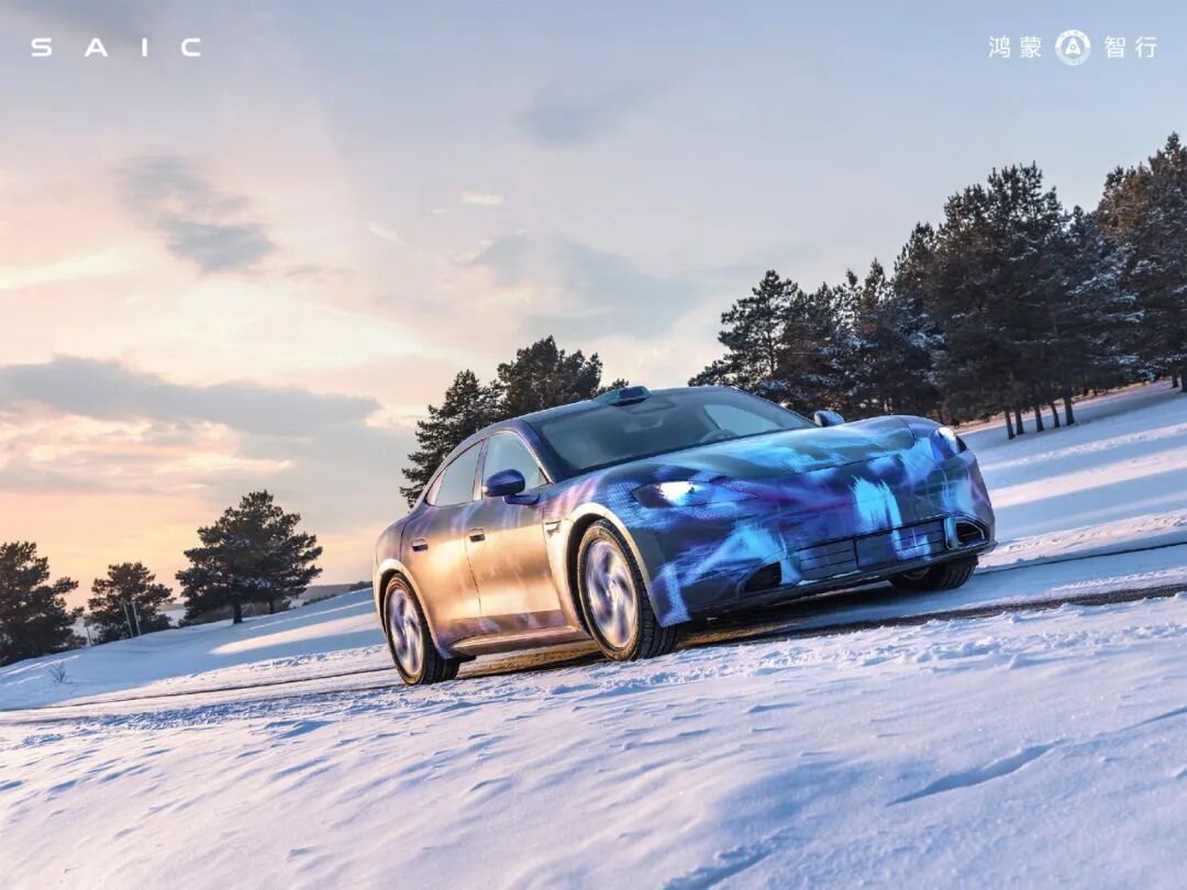 Seedance 2.0火爆全网，黑神话之父冯骥：地表最强没有之一/最便宜MacBook有望配备非刘海屏/OpenAI辟谣：被泄露的AI硬件是假的图5