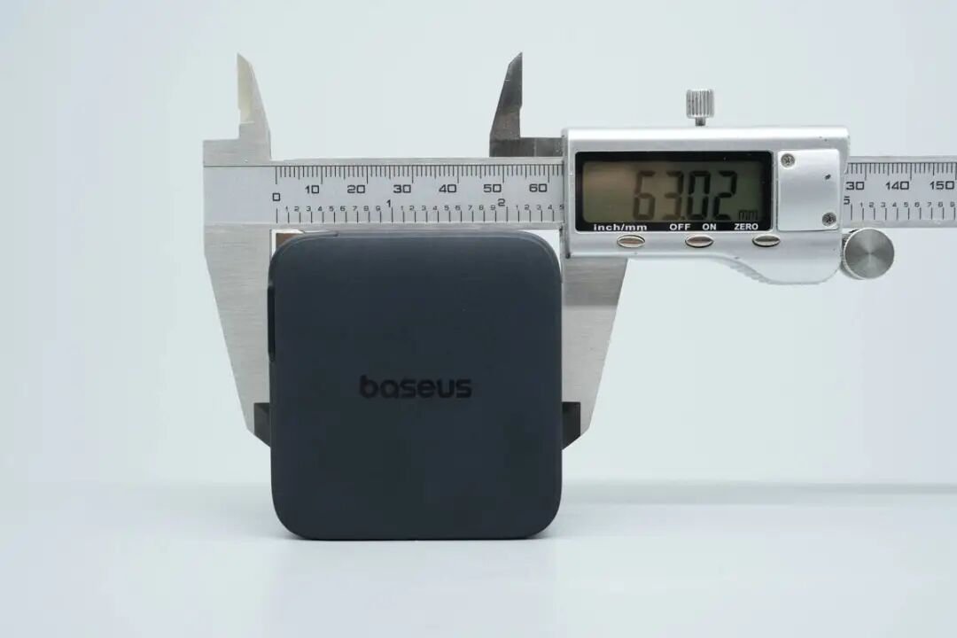 拆解报告：倍思140W 3C1A四口氮化镓充电器图18