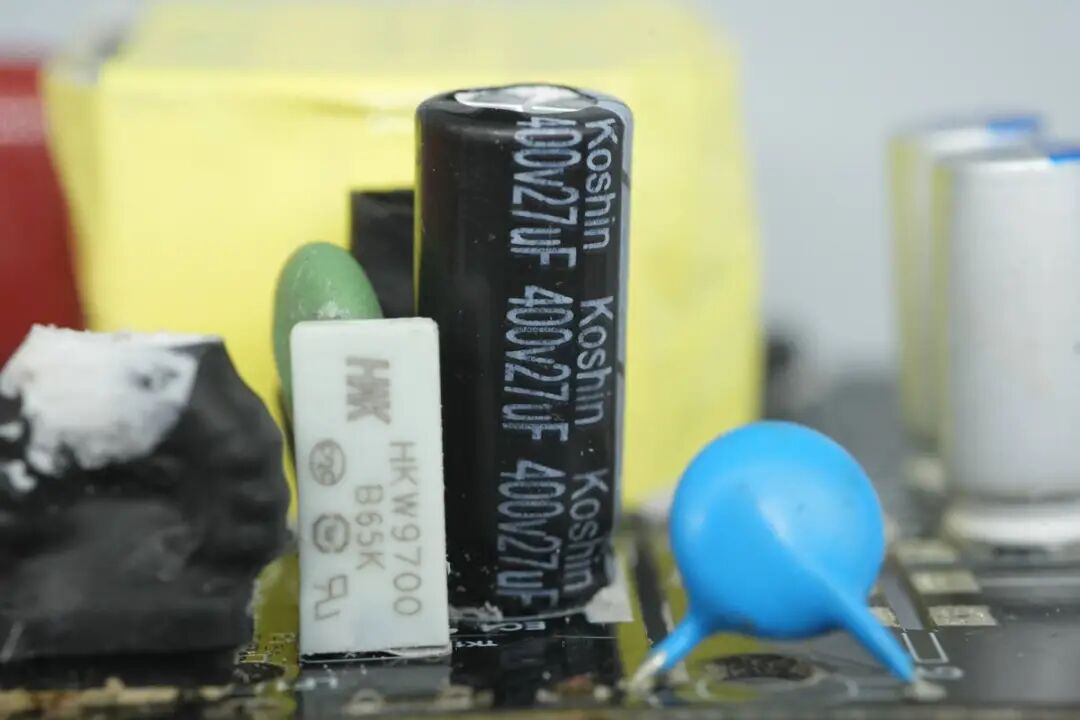 拆解报告：倍思140W 3C1A四口氮化镓充电器图53