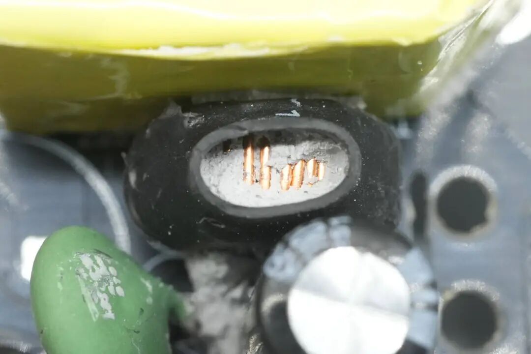 拆解报告：倍思140W 3C1A四口氮化镓充电器图54