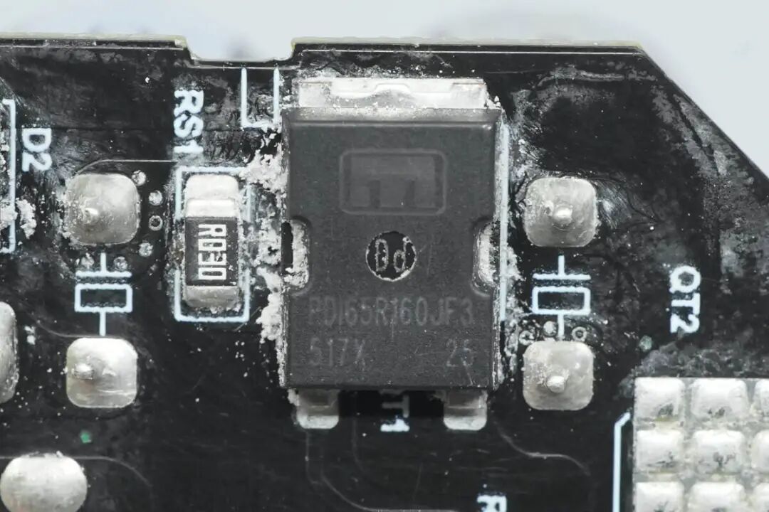 拆解报告：倍思140W 3C1A四口氮化镓充电器图61