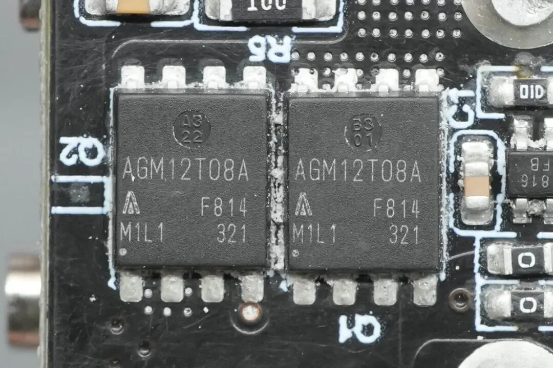 拆解报告：倍思140W 3C1A四口氮化镓充电器图74