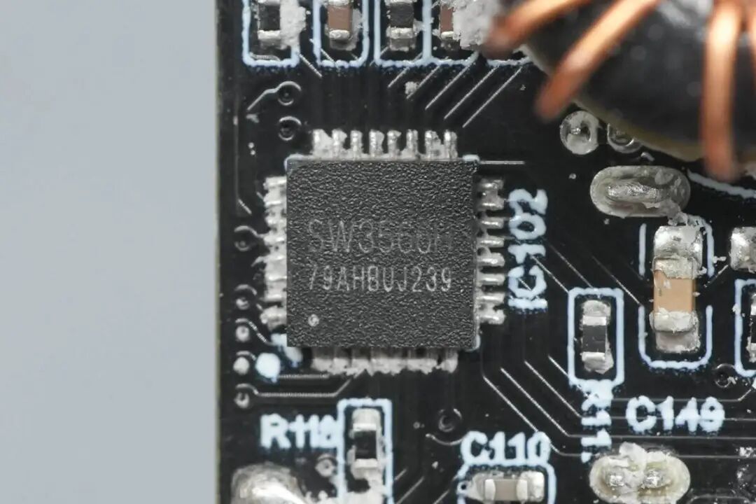 拆解报告：倍思140W 3C1A四口氮化镓充电器图82