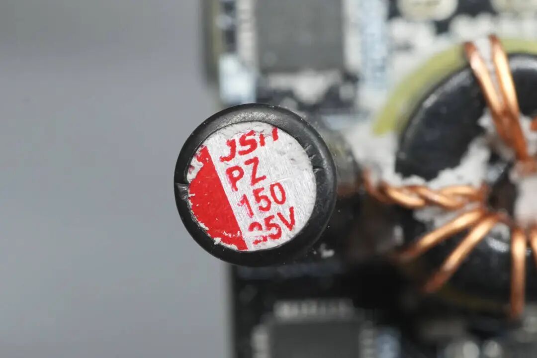 拆解报告：倍思140W 3C1A四口氮化镓充电器图85