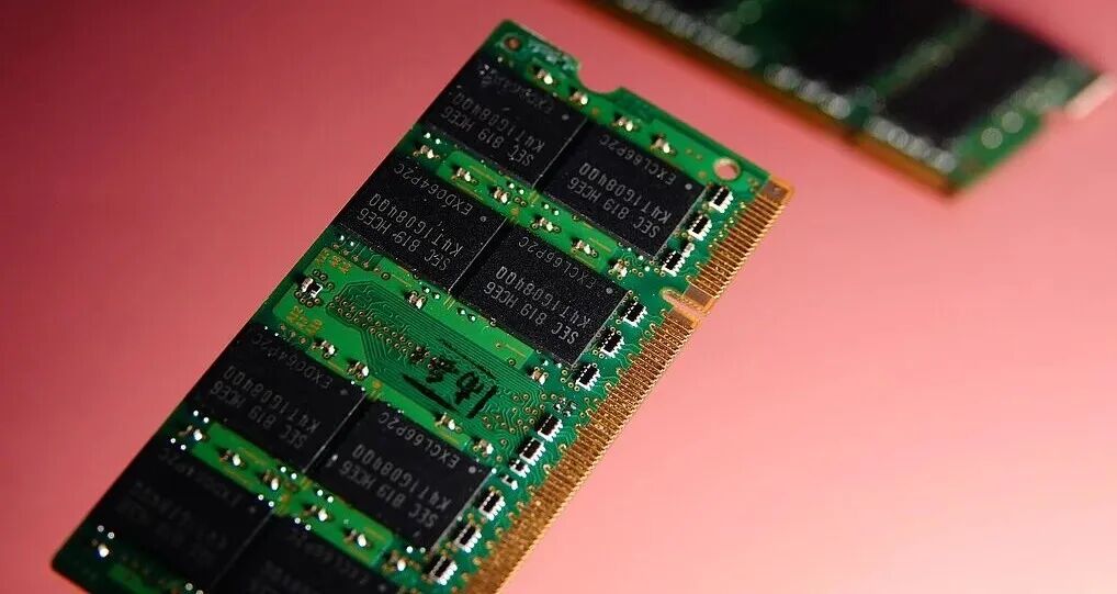 英伟达的 AI 芯片，被卖马桶和织布的「卡」了脖子图1