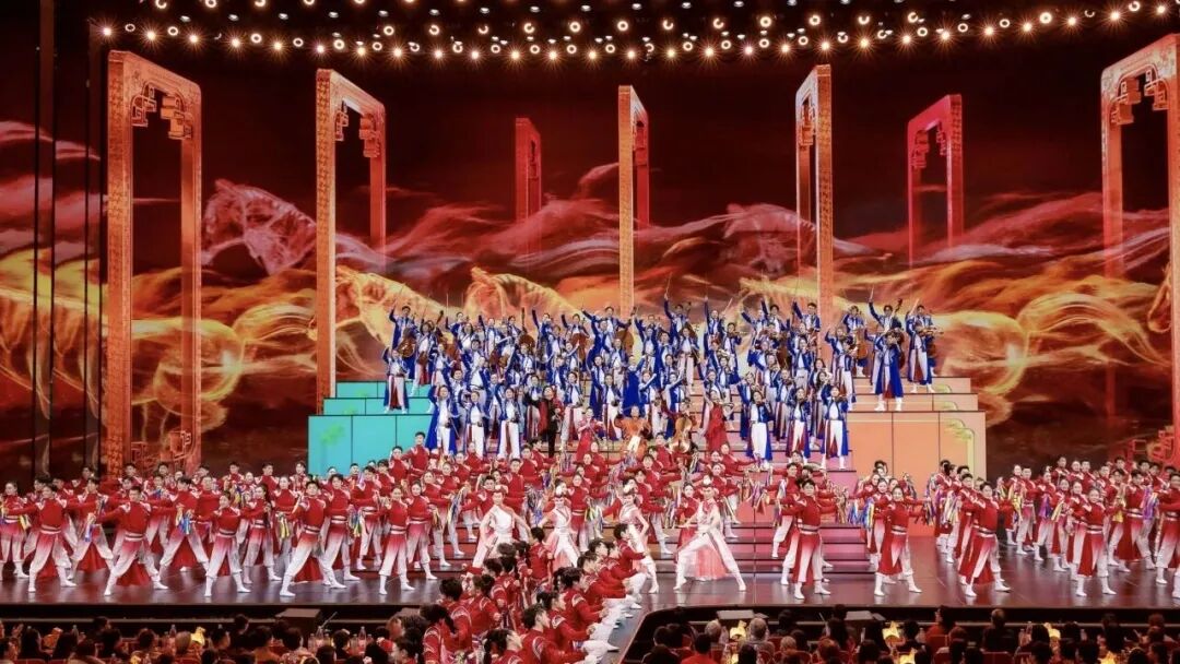 马年春晚,被20000㎡+的LED显示“包围了”图7