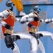 春晚霸屏！宇树机器人秀中国功夫，松延动力机器人演小品