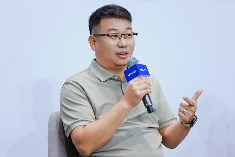 碰瓷！某企拿专利5天向宇树科技索赔8000万，最高法怒批；刘强东拟花50亿进入游艇行业，要让普通人也能买得起；小米起诉自媒体获赔500万元图6