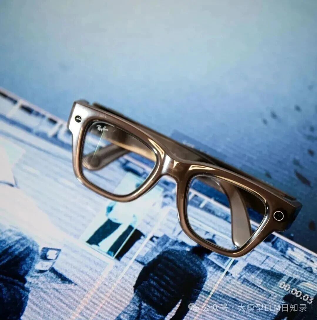 Meta的智能眼镜，终究逃不过“真香”定律？