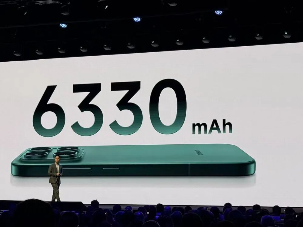 小米巴塞罗那炸场！真徕卡手机1.6万元开卖，VGT超跑等9大新品齐发图17