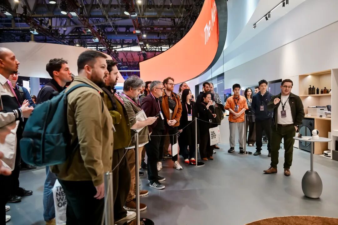 这届MWC真成了中国AI主场，小米直接把AI从对话框里拽出来接管物理世界了图12