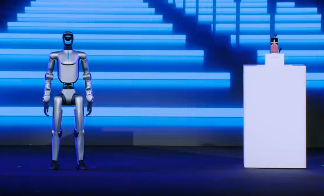 今年的MWC，手机厂商们都开始&ldquo;不务正业&rdquo;了。。。图27