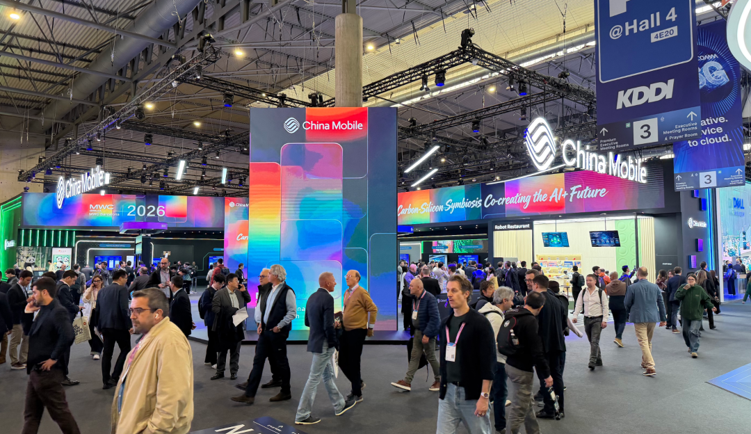 今年的MWC，手机厂商们都开始&ldquo;不务正业&rdquo;了。。。图64