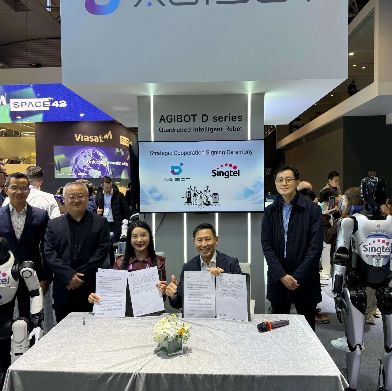 智元机器人荣膺GLOMO大奖，多项战略合作签约加快全球商业化部署