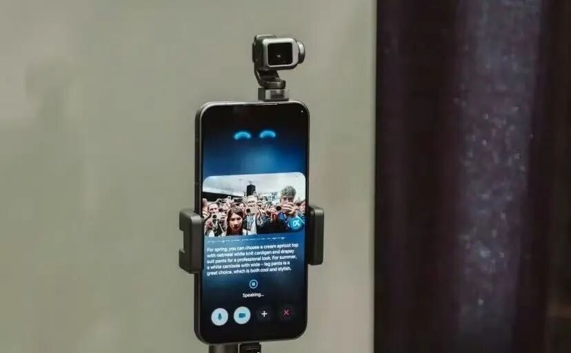 中国科技炸场欧洲！手机跳舞、变身单反、眼镜读唇语...还有国产超跑惊呆老外，夯爆了！图7