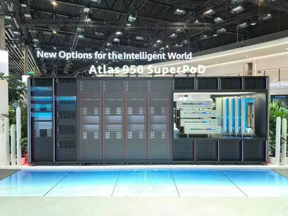 中国科技炸场欧洲！手机跳舞、变身单反、眼镜读唇语...还有国产超跑惊呆老外，夯爆了！图47