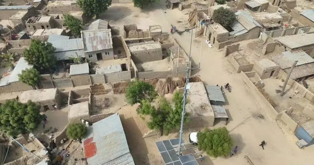 中国科技炸场欧洲！手机跳舞、变身单反、眼镜读唇语...还有国产超跑惊呆老外，夯爆了！图48