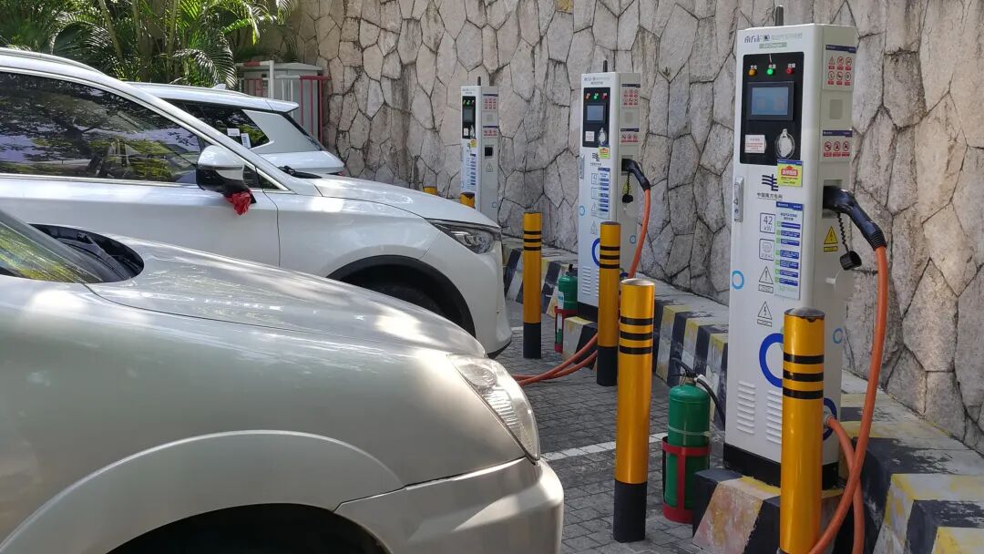 发挥新能源汽车在促消费、扩内需中的重要引擎作用 | 评论图2