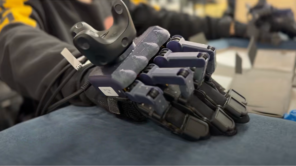 20亿砸向00后创业机器人公司！估值一年暴涨7倍，国家级资本重仓图8