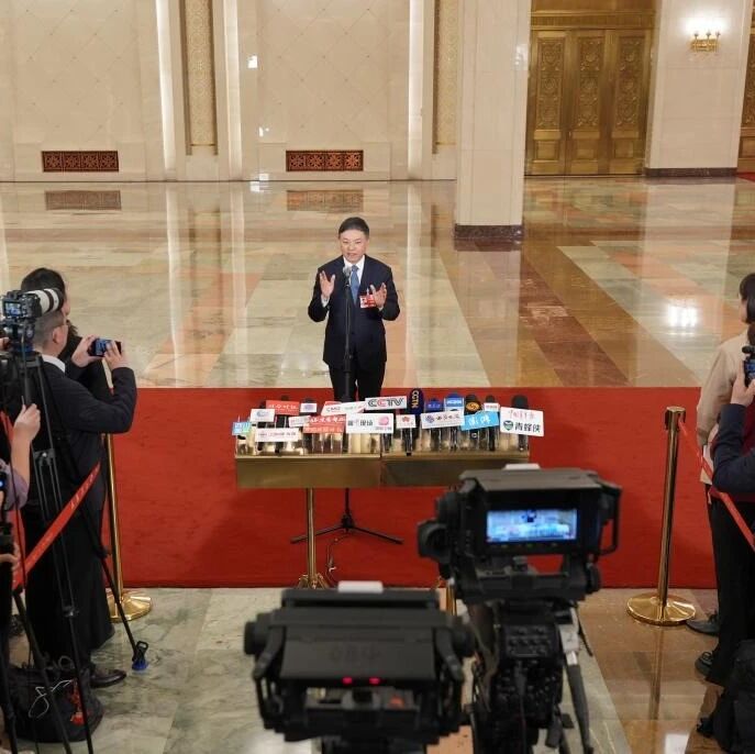 重型车排放监管用上人工智能，生态环境部部长肯定成效