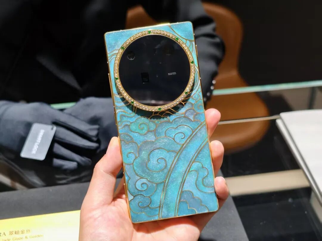 暴走两万步逛遍中国版CES！AI养龙虾、人形机器人火爆，追觅手机上手图6