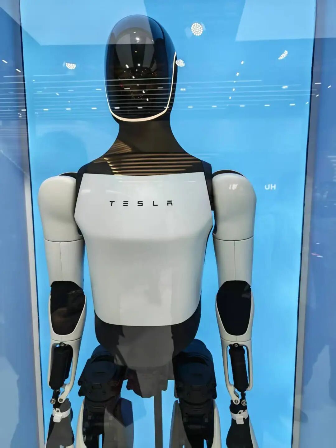 暴走两万步逛遍中国版CES！AI养龙虾、人形机器人火爆，追觅手机上手图37