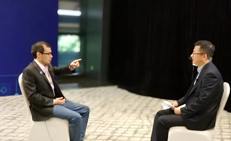 对话历史学家马拉比：哈萨比斯像奥本海默，奥尔特曼比他差远了丨甲子光年图6