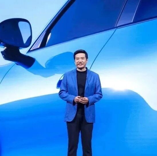 小米AI团队平均年龄25岁，雷军:未来三年AI投资600亿/新SU7发布，21.99万起/深圳高三生回应成Kimi论文第一作者