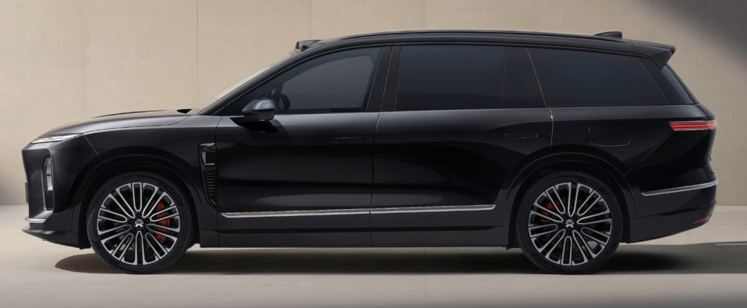 小米新款SU7发布,这次门口挤满了友商图5