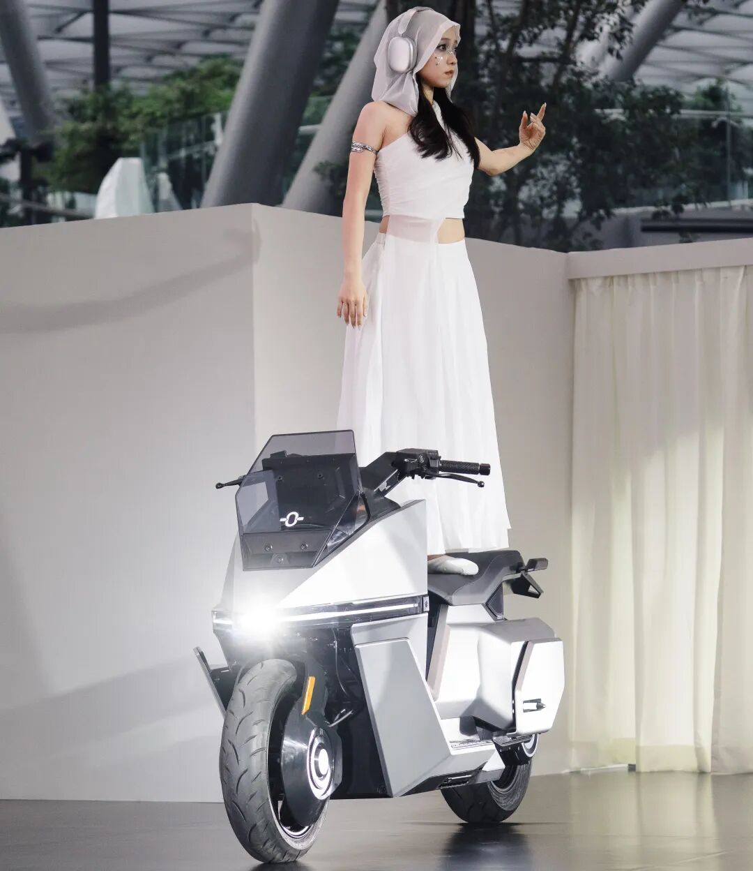 中国团队打造「两轮特斯拉」,一场对日本巨头的「围剿」正在东南亚上演图2