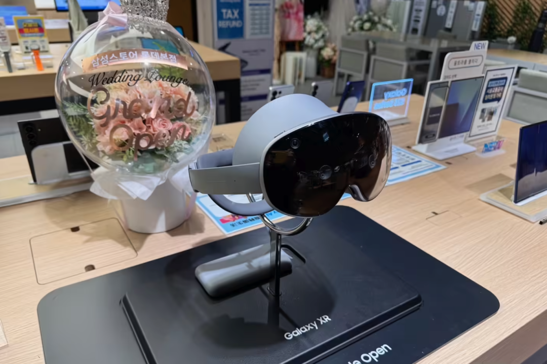 苹果 WWDC26 定档 6 月 9 日，AI 是重点；OpenAI 施压谷歌，将 ChatGPT 列为默认搜索引擎；4 成美国人想买中国新能源车｜极客早知道图11