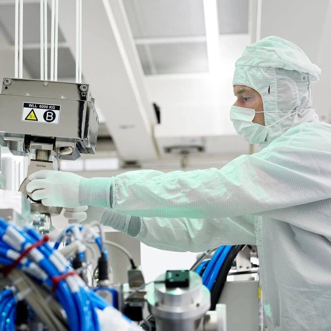 突发！ASML总部千人罢工