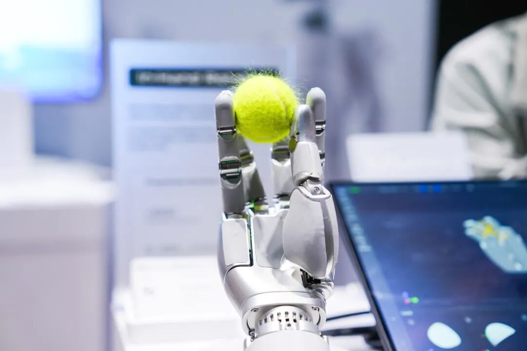 独家对话Sharpa核心团队：如何把人类的&ldquo;触觉&rdquo;装进机器人的身体｜甲子光年图3