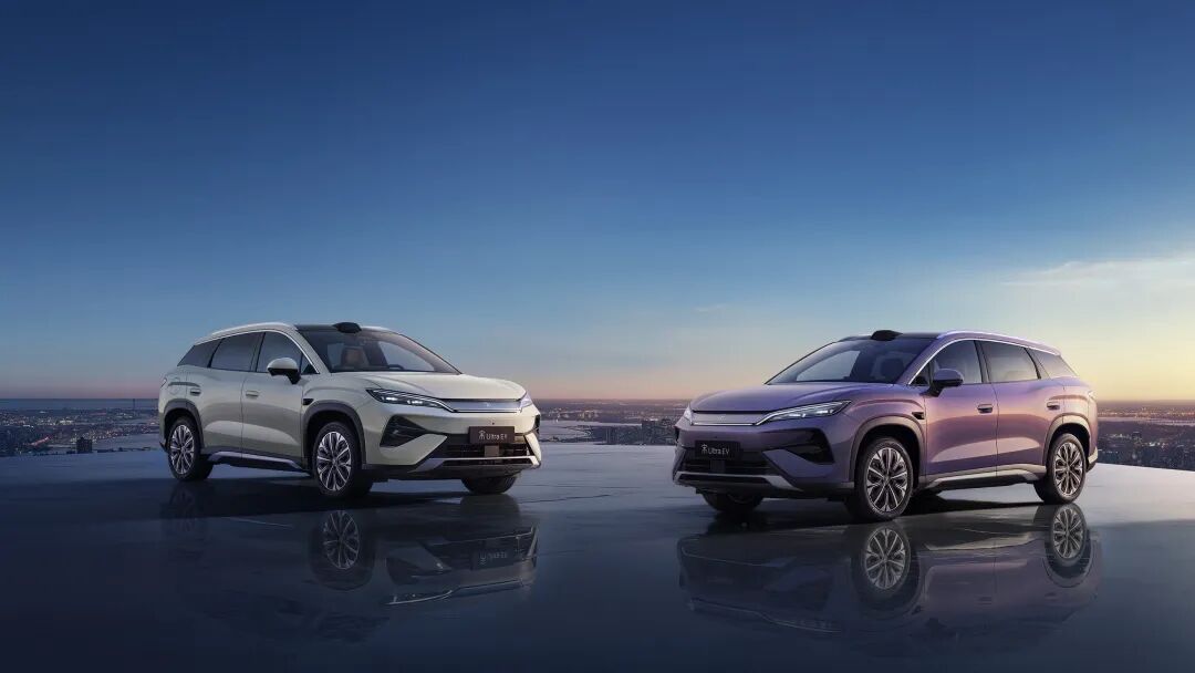 雷军晒小米机器人灵巧手/支付宝 iPhone 门禁卡上线/苹果折叠屏12月发布图10